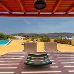 Ferienhaus Cosy Three Bedroom In Agios Sostis *
