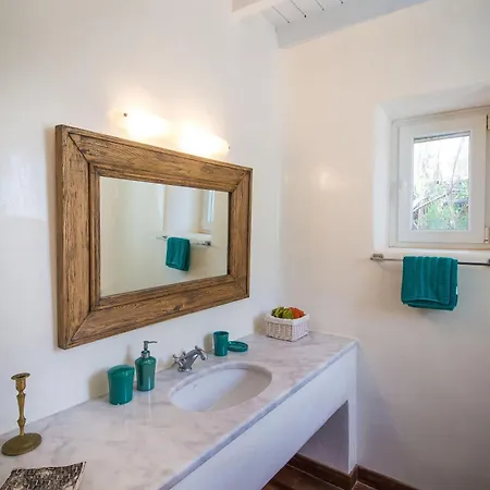 Cosy Three Bedroom In Agios Sostis * Agios Sostis (Mykonos)