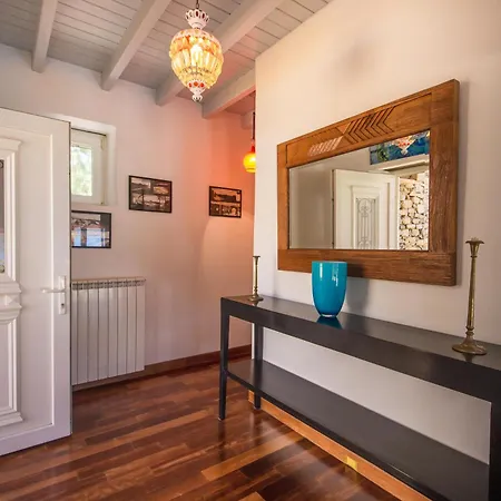 Cosy Three Bedroom In Agios Sostis Dom wakacyjny